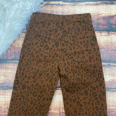 Universal Threads Leopard Print Vintage Straight Denim Jeans Universal Thread