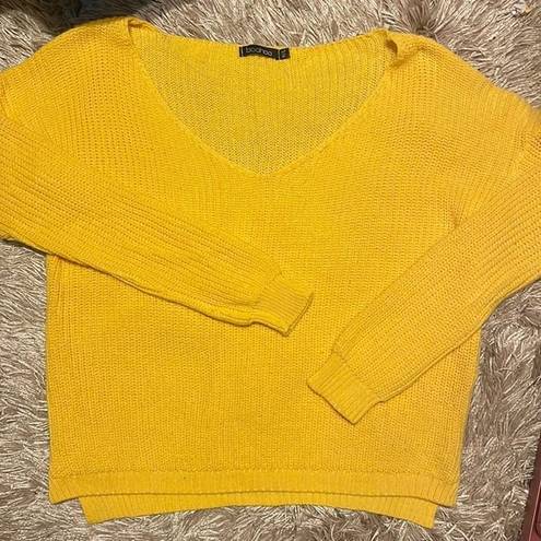 Boohoo  Yellow Long Sleeve V Neck Sweater Size M/L