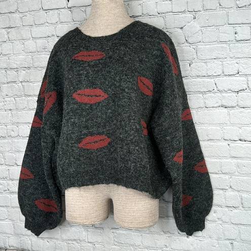 POL  Oversized Sweater Size Medium Boxy Pullover Knit Fuzzy Gray Red Lips