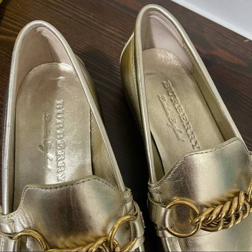 Burberry  NEW light gold metallic leather chain links loafers size 37