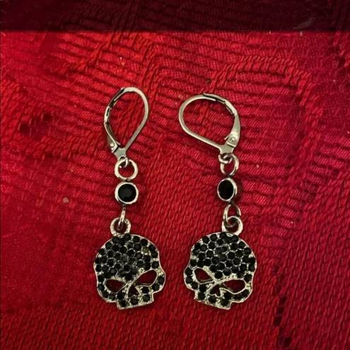 Harley Davidson - Limited! Black Stone Skull Rhinestone Earrings