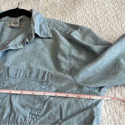 Cabin creek ✨ Vintage  Women’s Light Wash Denim Shirt Large