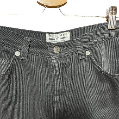 St. John  Signature Jeans Black Denim Straight High Rise Size 4