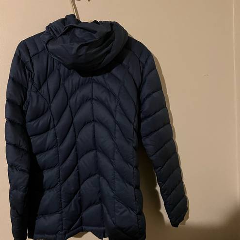 Patagonia Women's Down Sweater Hoody in Navy