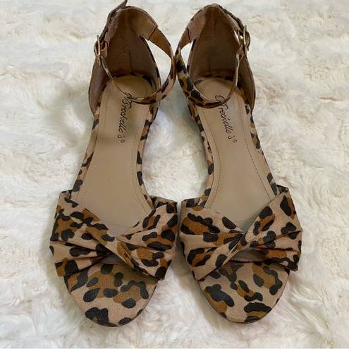 Breckelle’s  Womens Size 5.5 Leopard Print Twist Ankle Strap Sandal Wedge Flats