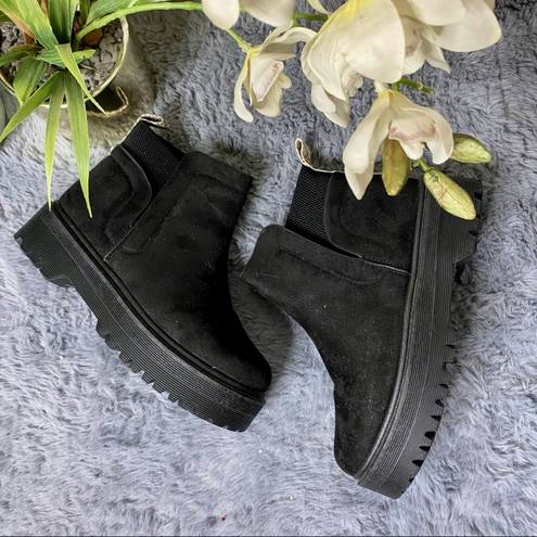 Qupid Black Faux Suede Boots