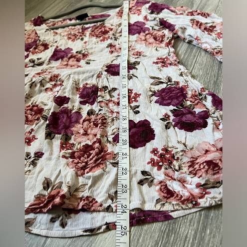 Torrid  Cream Floral Blouse | Size 2