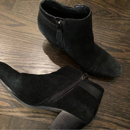 Guess  suede booties