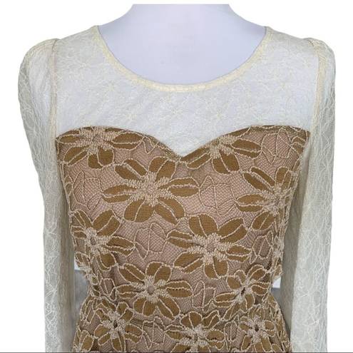 Ryu 🎉 : Top Ivory Lace Long Sleeve Tan Faux Bustier Blouse