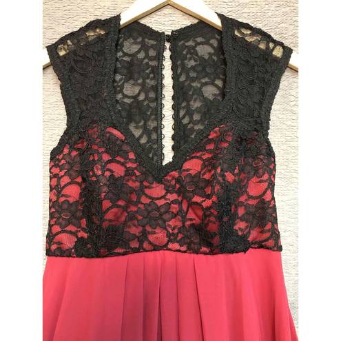 Lee Mari  Black Red Evening Gown Lace Overlay Sleeveless V-Neck