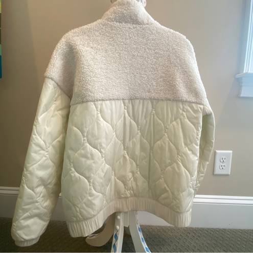 Universal Threads UNIVERSAL THREAD Sherpa Jacket Cream w/ Light Green Pocket Size Small