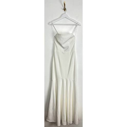 Elliatt  Collins Mermaid Gown in Ivory Size Small