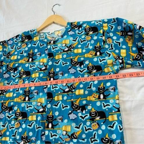 Krass&co Cotton Scrubs & . Halloween Scrubs Long Sleeve Snap Button Up Medium/Large