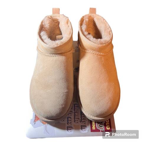 UGG Boots Mini