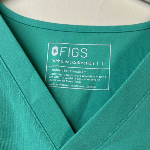 FIGS  Size Large Scrub Top