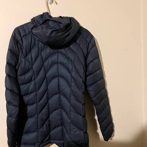 Patagonia Women's Down Sweater Hoody in Navy