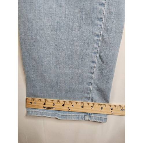 NYDJ  Relaxed Straight Jeans Size 8 Mid Rise North Star Light Wash Blue Lift Tuck