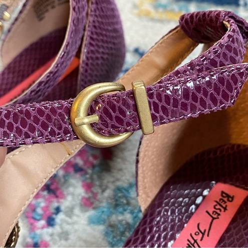 Betsey Johnson  Kahluua Purple Flat T-strap Tiger Head Embellished Sandals