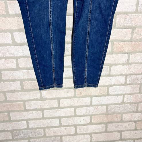 Torrid  Bombshell Skinny High Rise Split Hem Jeans in Madrid Wash Size 20T