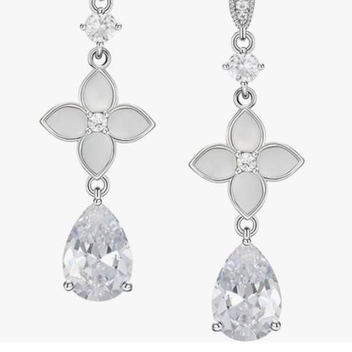 NWT Wedding Earrings for Brides, Bridesmaids, Cubic Zirconia Bridal