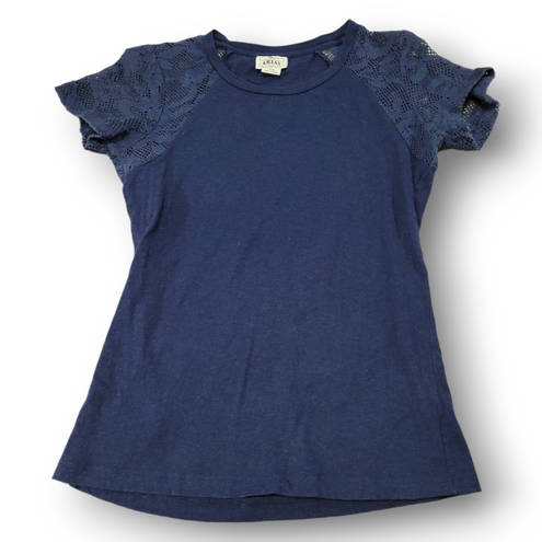 Ariat  Top Size Small Women's Casual Shirt Lace Knit Sleeves And Shoulders Blue T-Shirt 