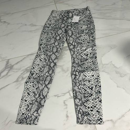 Good American  size 4 jeans NWT