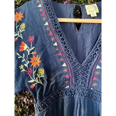 Blue Rain  Womens Blue Short Sleeve V Neck Floral Embroidered Top Size  XXS