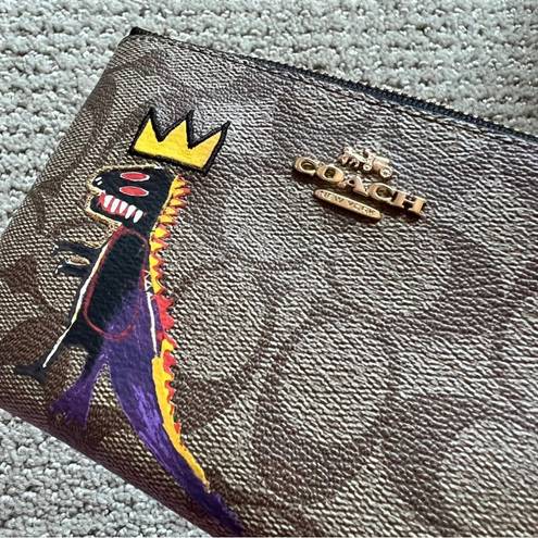 Coach  X JEAN-MICHEL BASQUIAT CORNER ZIP WRISTLET IN SIGNATURE CANVAS c5990