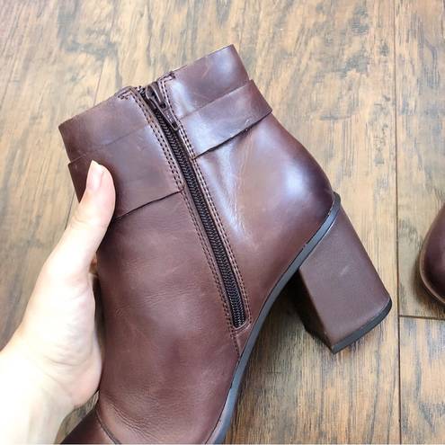 Kork-Ease Korks • Decola Bootie brown block heel ankle boot moto leather cap toe