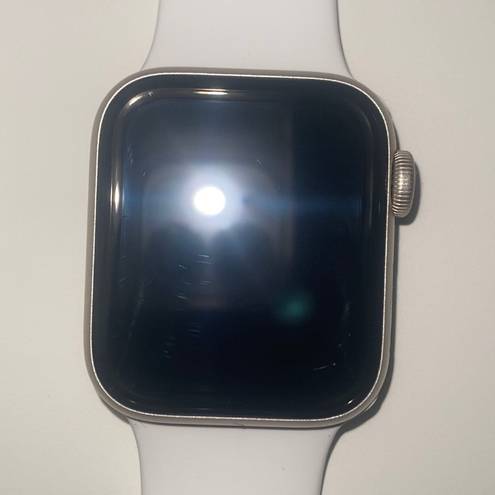 Apple Watch SE 2nd Gen 40mm Silver Aluminum (GPS Only)