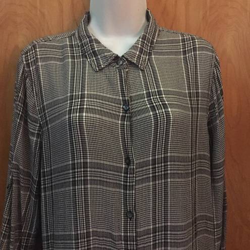 Max Studio Black & White Plaid  Button Down Shirt Size Large