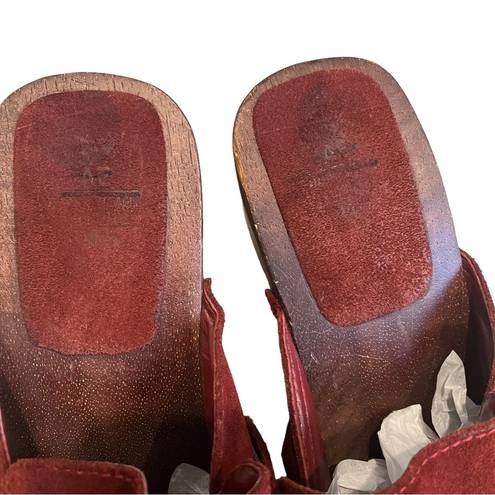 American Eagle  Vintage 90’s/Y2K Suede Wood Platform Mules Clogs Maroon