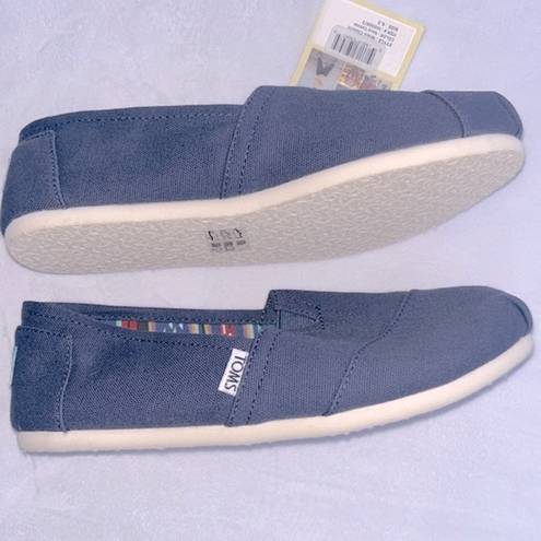 Toms Tom’s Women’s Classic navy canvas lightweight flats size 8.5  shoes