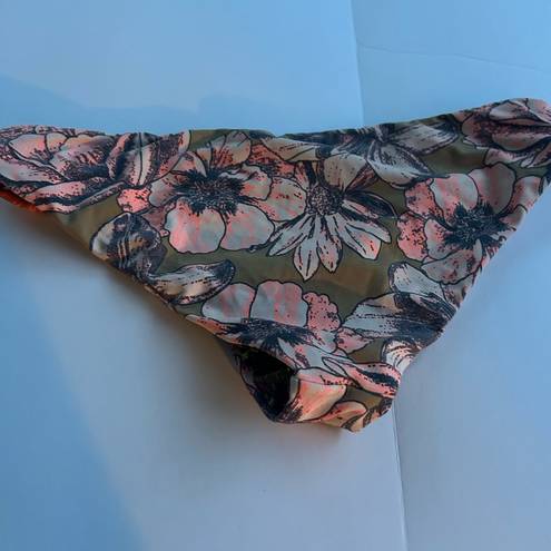 Maaji  reversbile pink and orange floral bikini bottom, size medium, brand charm