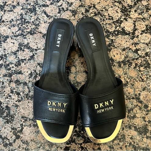 DKNY  Black Fama Sandals