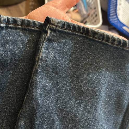 Lee  Vintage lightly distressed Regular Fit Mid Rise Boot Cut Jeans 8 M