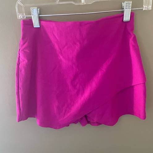 Blue Blush boutique pink skort, size small.