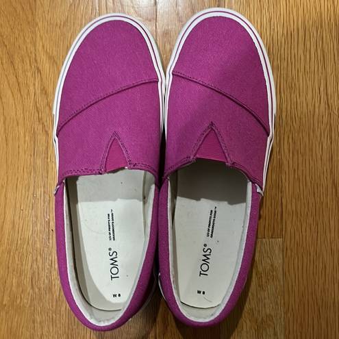 Toms NWT  Pink Slip Ons Size 8