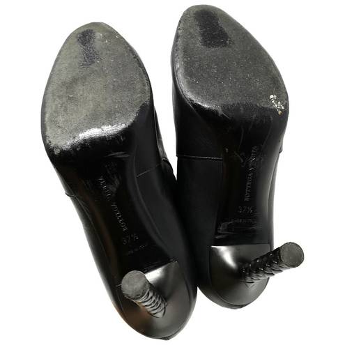 Bottega Veneta  Black Leather Round Toe Intrecciato Metal Heel Ankle Boots