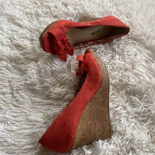 American Eagle New Orange suede peep toes wedge shoes, Size 7