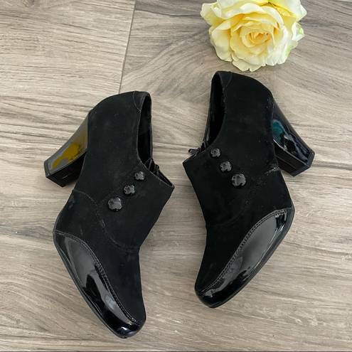 sbicca  heeled booties size 9