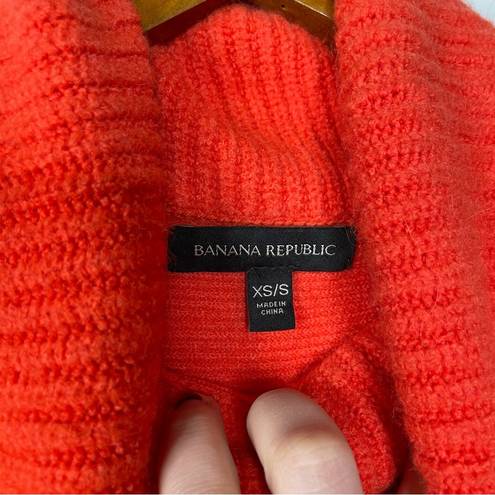 Banana Republic  Oversized Turtleneck Sweater in Geo Red Size Xsmall/Small