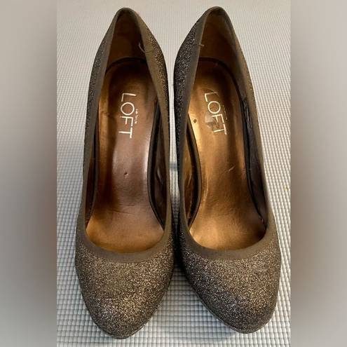 Loft Ann Taylor  shimmering platform heels size 8. Excellent Condition.Beautiful‌