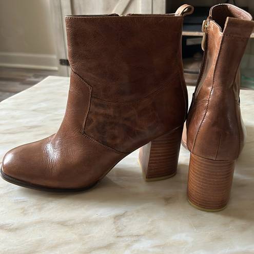 sbicca  Toccoa Women’s Tan Brown‎ Leather Zip-Up Stacked Block Heel Boots Size 9