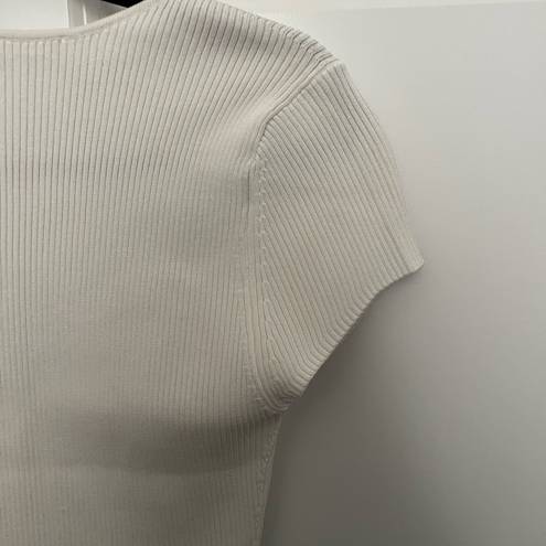 ASTR  The Label White Ribbed Knit Sweetheart Neckline Cap Sleeved Shirt