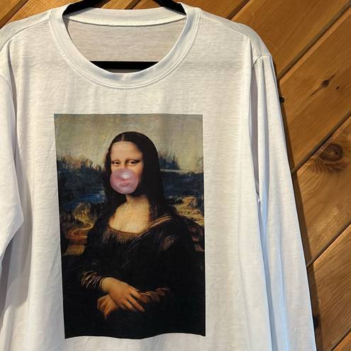 Bubblegum Mona Lisa blowing  graphic long sleeve tshirt