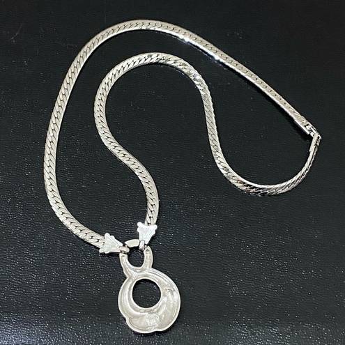 infinity Vintage NAPIER O-Ring  Drop Pendant Shiny Snake Chain Silver Necklace