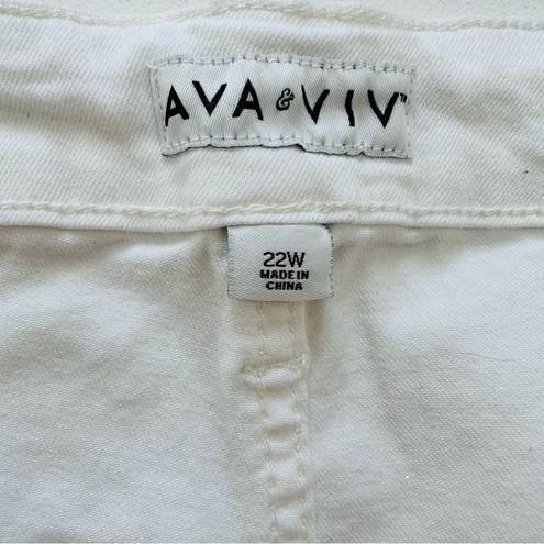 Ava & Viv  Shorts White High Rise No Gap Waist Bermuda Denim Jean Shorts Plus 22W