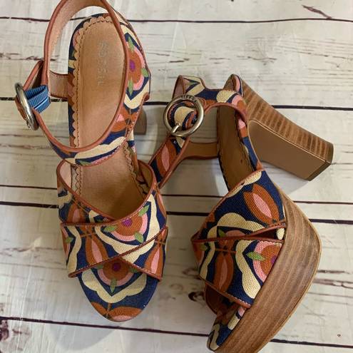 Fossil  size 6 wood heel brown floral sandals shoes