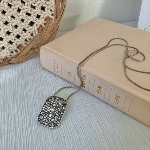 American Vintage Vintage “Jayne” Silver Tone Charm Pendant Necklace Rectangle Scroll Work Metallic Pin